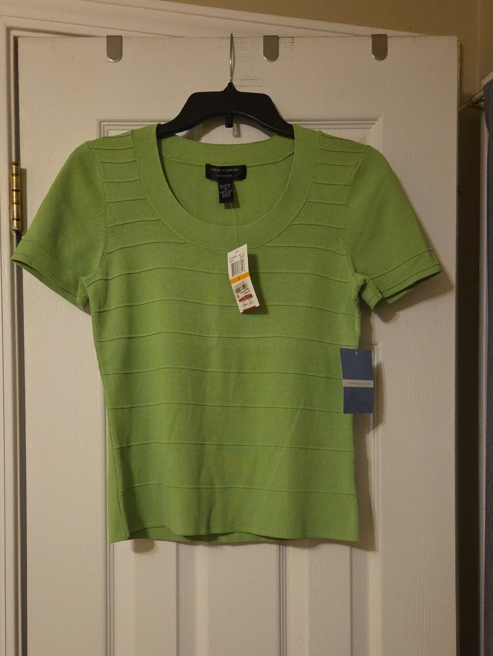 Cable & Gauge Light Green Short-Sleeve Knit Top